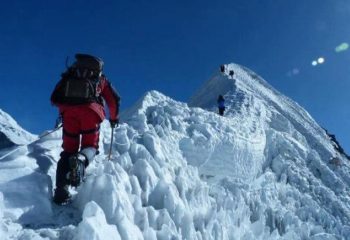 mountain-climbing-nepal