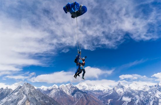 Everest-sky-diving