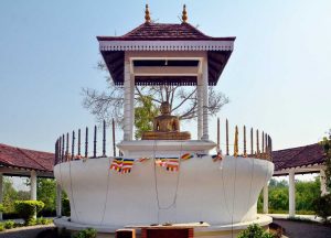 Sri-Lankan-Monastery